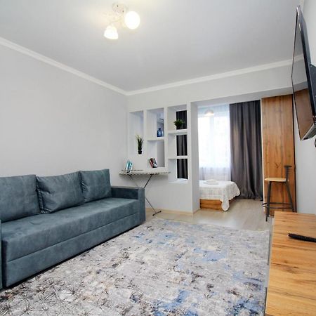 Cozy Studio In The Best Area! 3 Алмати Екстер'єр фото